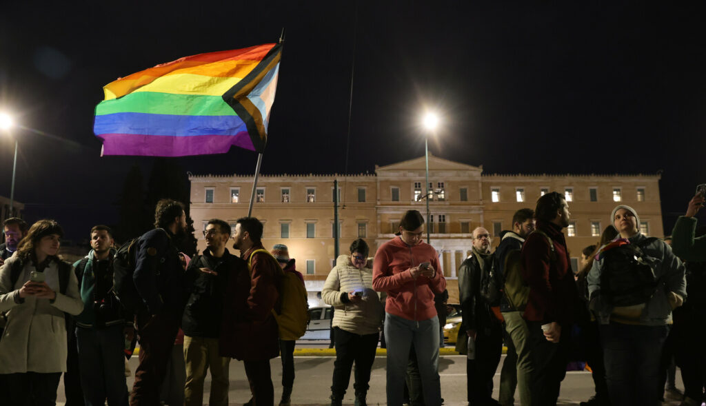 Νομοσχέδιο για ομόφυλα: Συγκεντρώσεις έξω από τη Βουλή