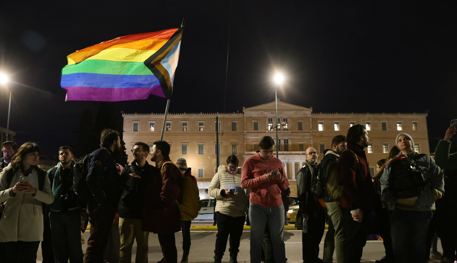 Συγκέντρωση ατόμων της ΛΟΑΤΚΙ+ κοινότητας υπέρ του νομοσχεδίου για την ισότητα στον γάμο © InTime