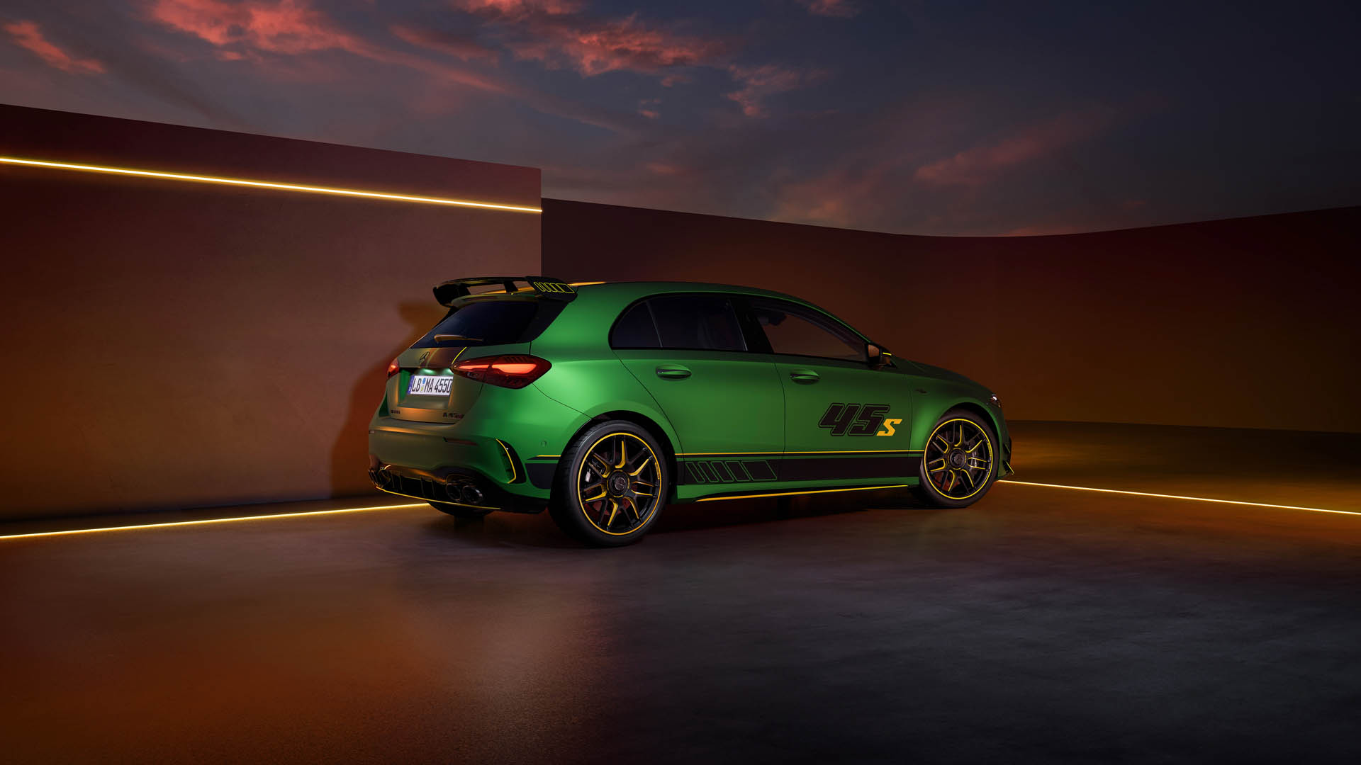 H -πράσινη- Mercedes-AMG A45 S Limited Edition