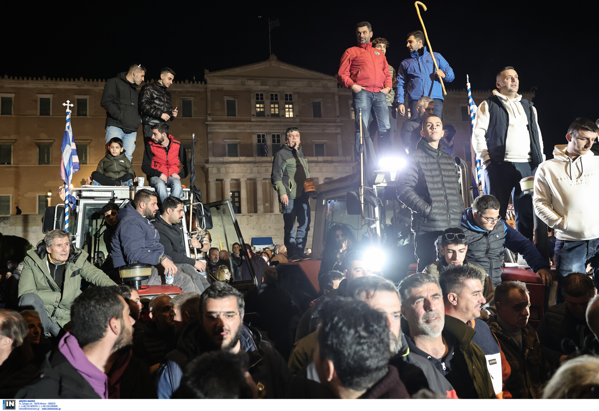 Οι αγρότες με τα τρακτέρ τους στην Πλατεία Συντάγματος © InTime