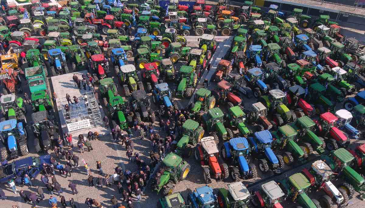 Αγροτικό συλλαλητήριο με τρακτέρ στη Θεσσαλονίκη © Eurokinissi / ΒΑΣΙΛΗΣ ΒΕΡΒΕΡΙΔΗΣ