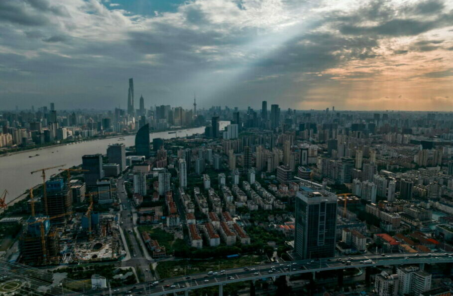 Ακίνητα στη Σανγκάη © EPA/ALEX PLAVEVSKI