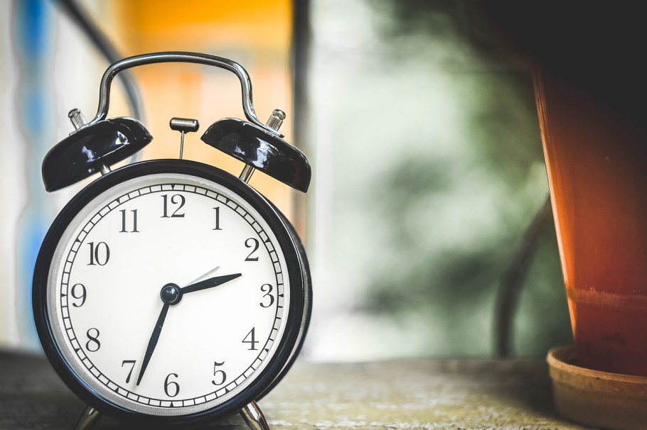 Αλλαγή ώρας σε θερινή την τελευταία Κυριακή του Μαρτίου με τους δείκτες στα ρολόγια να πηγαίνουν μια ώρα μπροστά © Pixabay