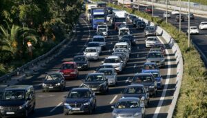 Καθίζηση πωλήσεων στην αγορά αυτοκινήτου, τι συμβαίνει με τα ηλεκτρικά