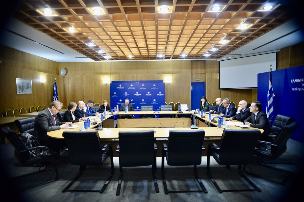 Με τον υπουργό Επικρατείας της Ουκρανίας, Όλεχ Νεμτσίνοβ, συναντήθηκε ο υπουργός Υποδομών και Μεταφορών, Χρήστος Σταϊκούρας
