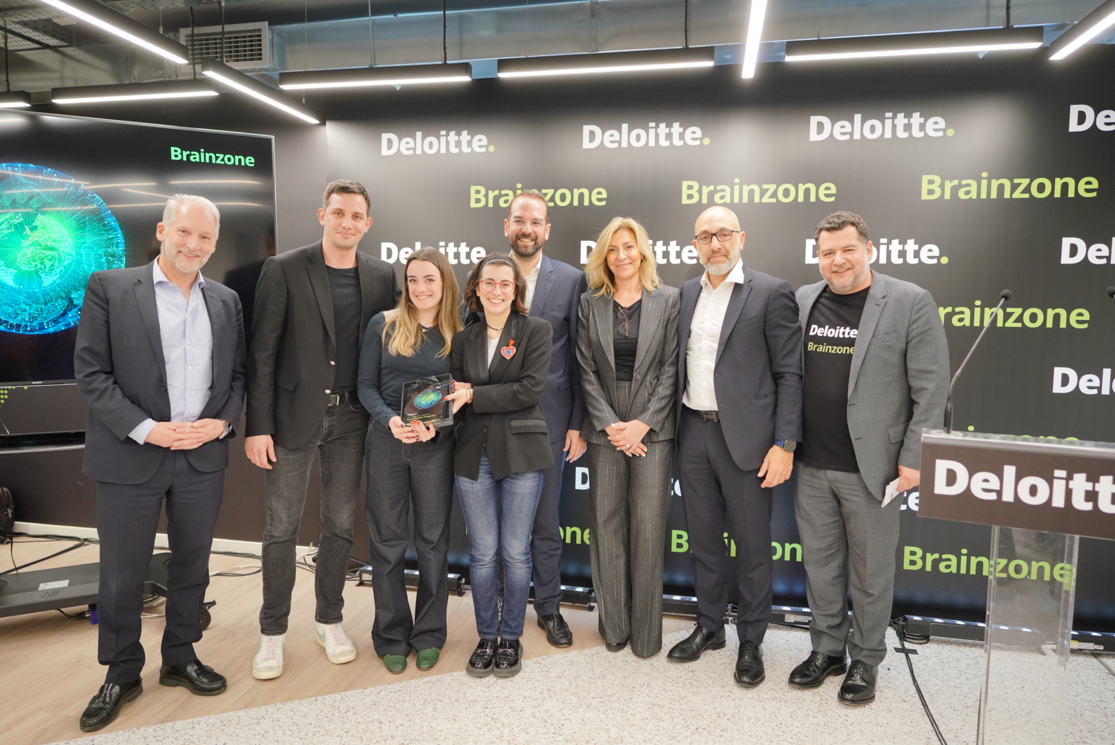 Κάποιοι από τους νικητές του 1ου Deloitte StartUp Acceleration Program © ΔΤ