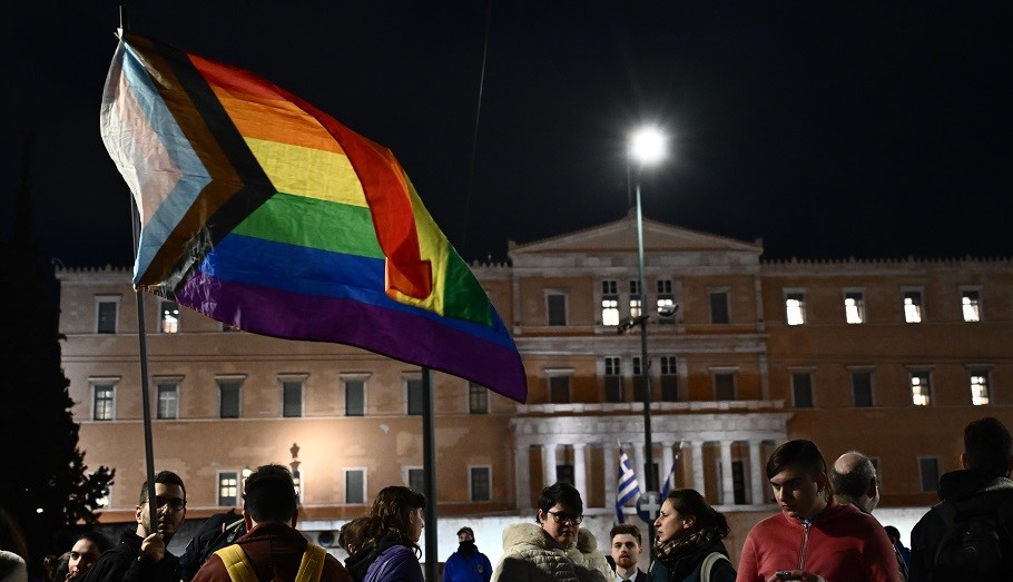 Συγκέντρωση ΛΟΑΤΚΙ οργανώσεων έξω από τη Βουλή ©Eurokinissi