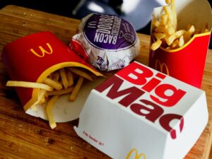 McDonald’s και ανταγωνιστές: Oι φθηνές προσφορές δεν αρκούν πλέον