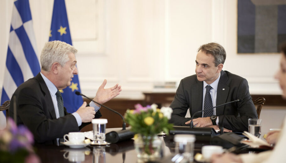 Ο Φίλιπο Γκράντι και ο Κυριάκος Μητσοτάκης © Γραφείο Τύπου Πρωθυπουργού