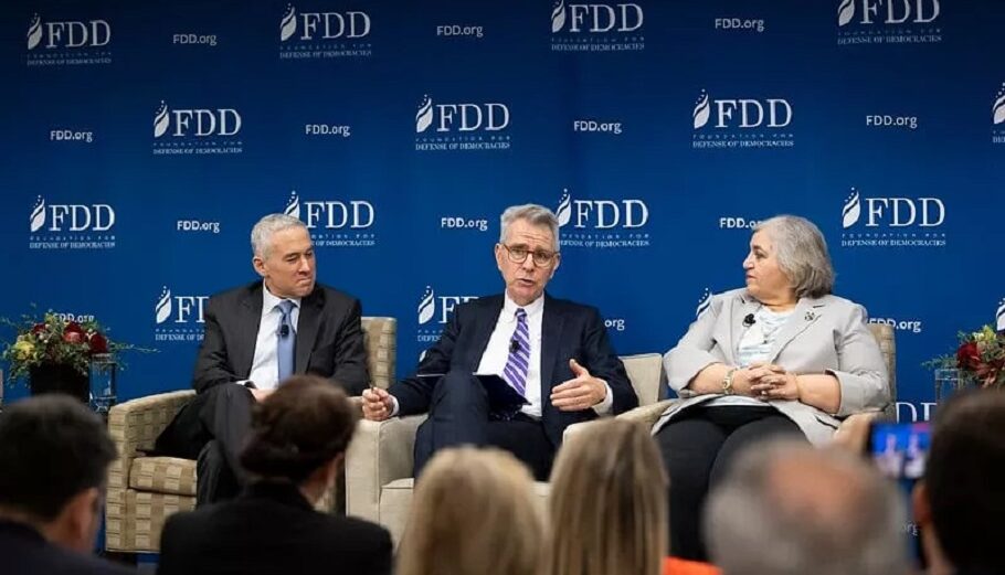 Από αριστερά: Jonathan Schanzer, Senior Vice President του FDD - Geoffrey Pyatt, Assistant Secretary στο Υπουργείο Εξωτερικών των ΗΠΑ - Αλεξάνδρα Παπαδοπούλου, Υφυπουργός Εξωτερικών@ΔΤ