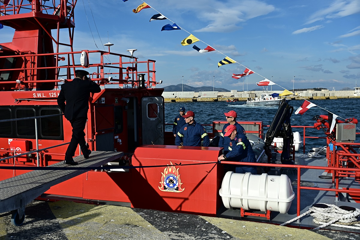 Ένταξη νέων πυροσβεστικών πλοίων στο Πυροσβεστικό Σώμα, στο λιμάνι του Πειραιά, παρουσία του Πρωθυπουργού Κυριάκου Μητσοτάκη@(ΜΙΧΑΛΗΣ ΚΑΡΑΓΙΑΝΝΗΣ/EUROKINISSI)