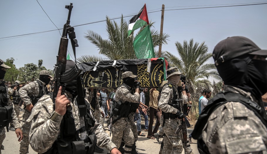 Εξτρεμιστές της Χαμάς στην πόλη Ράφα © EPA/ HAITHAM IMAD