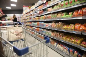 Πόσο αυξήθηκαν οι τιμές στα ελληνικά σούπερ μάρκετ σε σχέση με τα ευρωπαϊκά