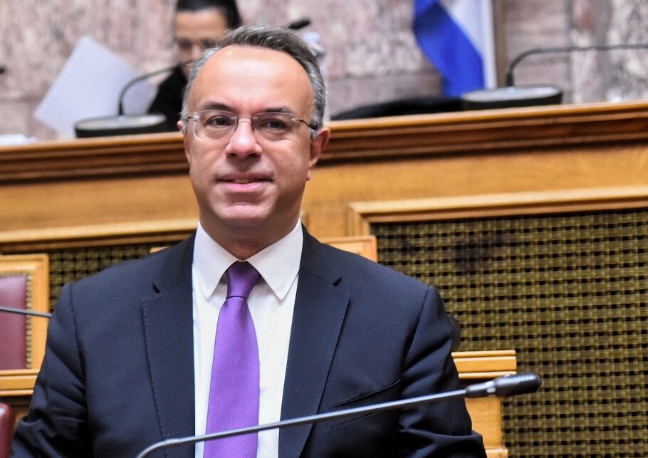 Σταϊκούρας: Συμβάσεις για 300 λεωφορεία φυσικού αερίου