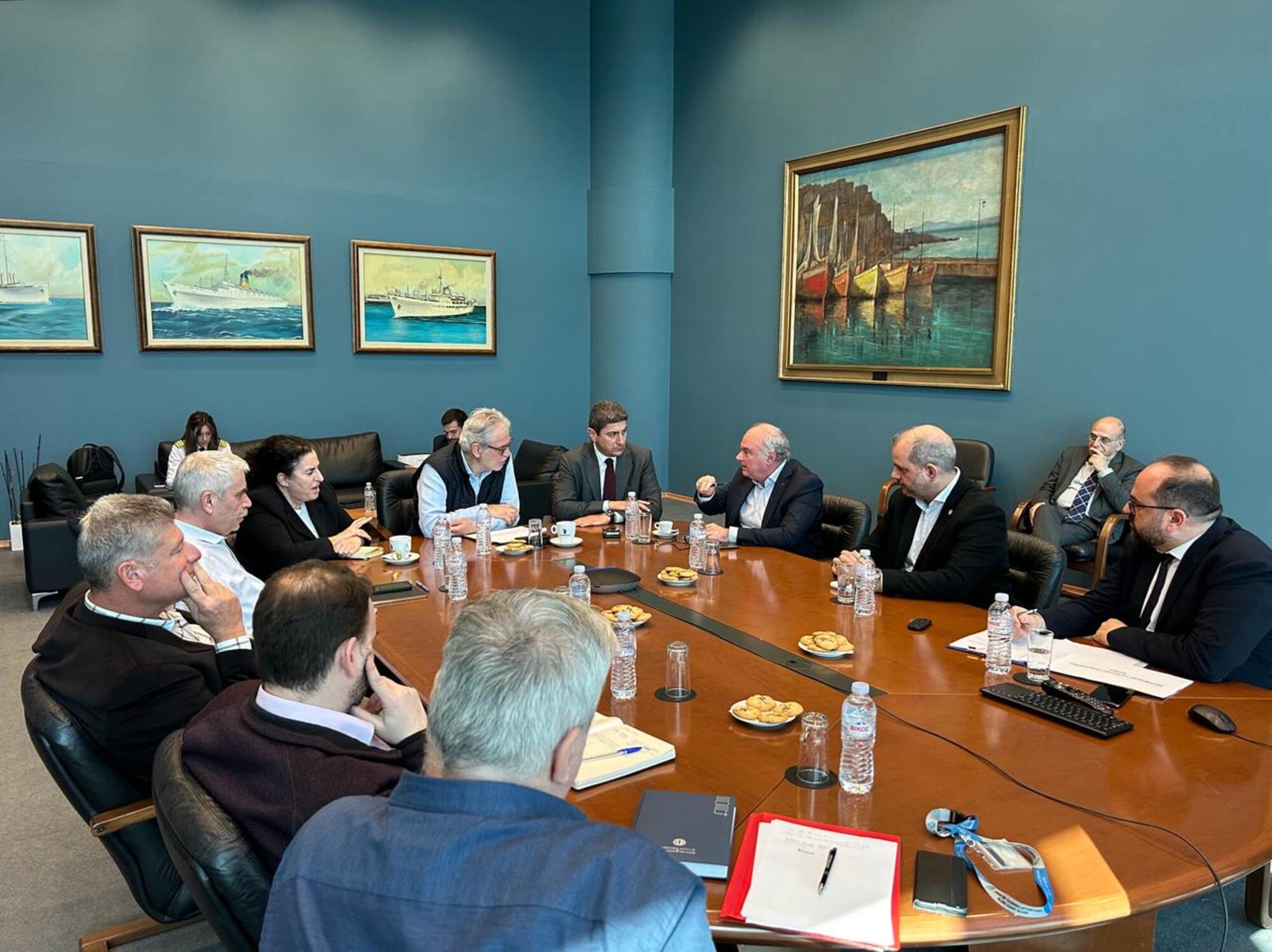 Συνάντηση είχε ο υπουργός Ναυτιλίας Χρήστος Στυλιανίδης με τους εκπροσώπους των Επιμελητηρίων της Κρήτης © Υπουργείο Ναυτιλίας και Νησιωτικής Πολιτικής