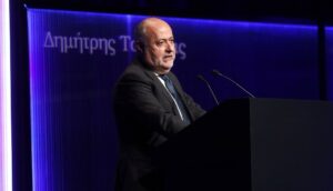 Τσιόδρας: Συνάντηση εργασίας με στελέχη των μεγαλύτερων εταιρειών καλλυντικών