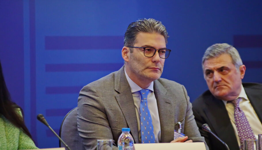Ο CEO της της ΔΕΠΑ Εμπορίας Κωνσταντίνος Ξιφαράς στο διεθνές συνέδριο του ΥΠΕΞ για την Ουκρανία©ΔΤ