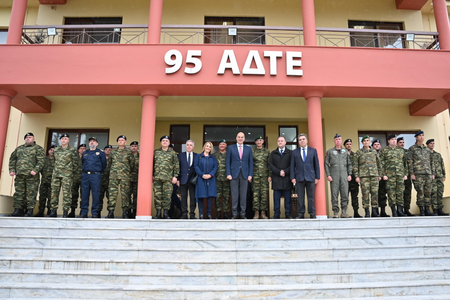 Ο Νίκος Δένδιας, στην 95 ΑΔΤΕ, στη Ρόδο©ΥΠΕΘΑ