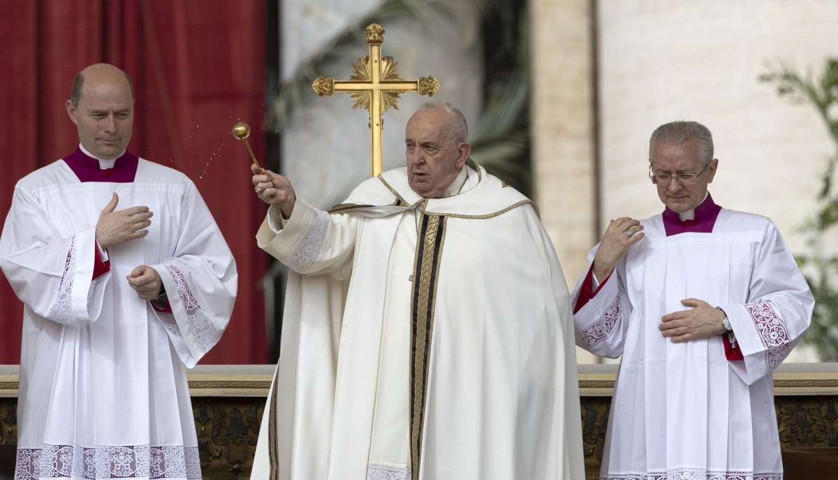 Πάπας Φραγκίσκος © EPA/MASSIMO PERCOSSI