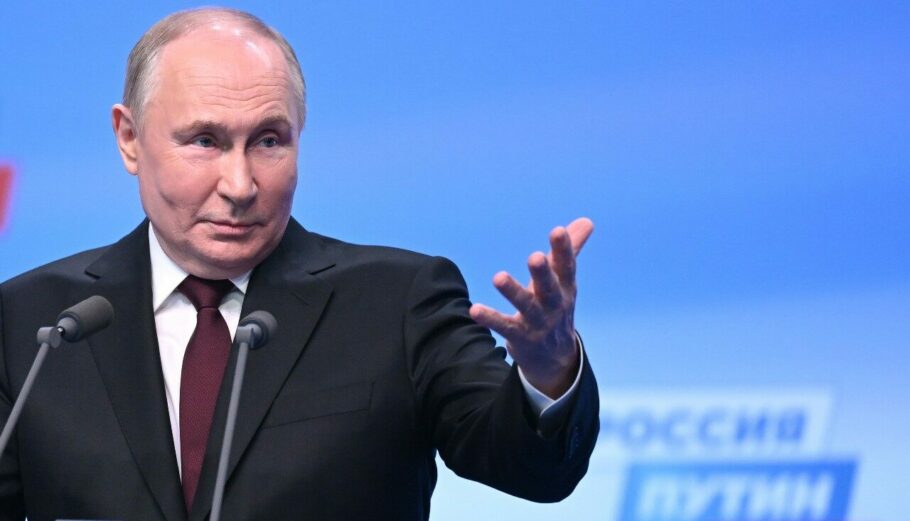 Ο Βλαντιμίρ Πούτιν γιορτάζει την επανεκλογή του στις προεδρικές εκλογές της Ρωσίας EPA/NATALIA KOLESNIKOVA / POOL