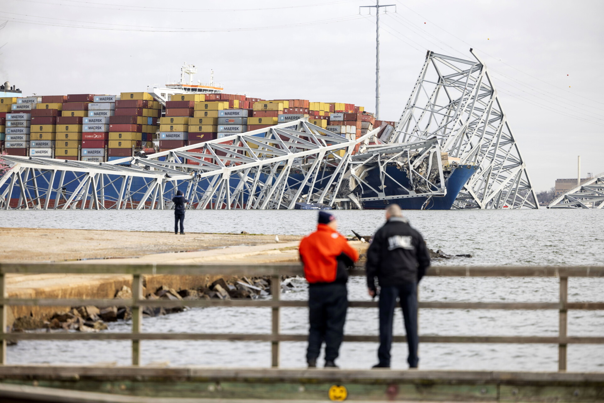 Το Λιμάνι της Βαλτιμόρης μετά την κατάρρευση της γέφυρας © EPA/JIM LO SCALZO