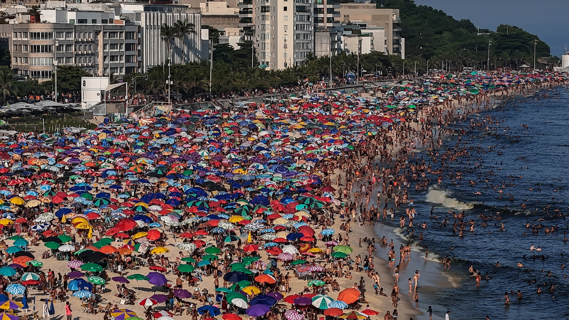 Καύσωνας στη Βραζιλία © EPA/ANTONIO LACERDA