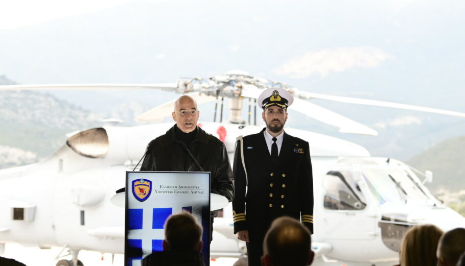 Ο Νίκος Δένδιας στην τελετή υποδοχής και ένταξης στη Διοίκηση Αεροπορίας Ναυτικού των νέων Ελικοπτέρων MH-60 ROMEO, παρουσία του Πρωθυπουργού Κυριάκου Μητσοτάκη, Τετάρτη 20 Μαρτίου © Eurokinissi