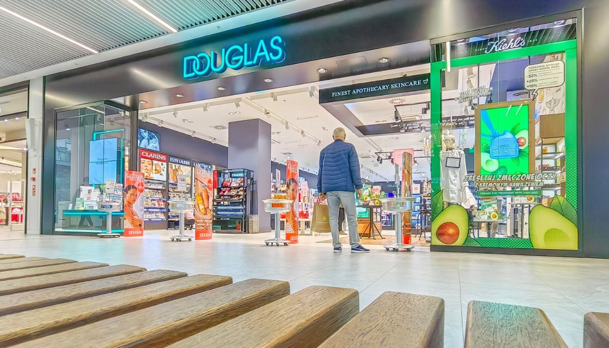 Η γερμανική Douglas σχεδιάζει δημόσια προσφορά 1,1 δισ.