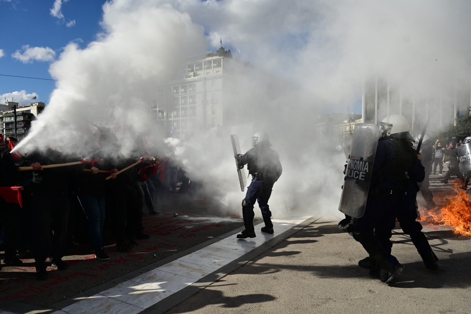 Επεισόδια στο πανελλαδικό πανεκπαιδευτικό συλλαλητήριο κατά του νομοσχεδίου για τα μη κρατικά πανεπιστήμια στην Αθήνα© ΜΙΧΑΛΗΣ ΚΑΡΑΓΙΑΝΝΗΣ/EUROKINISSI