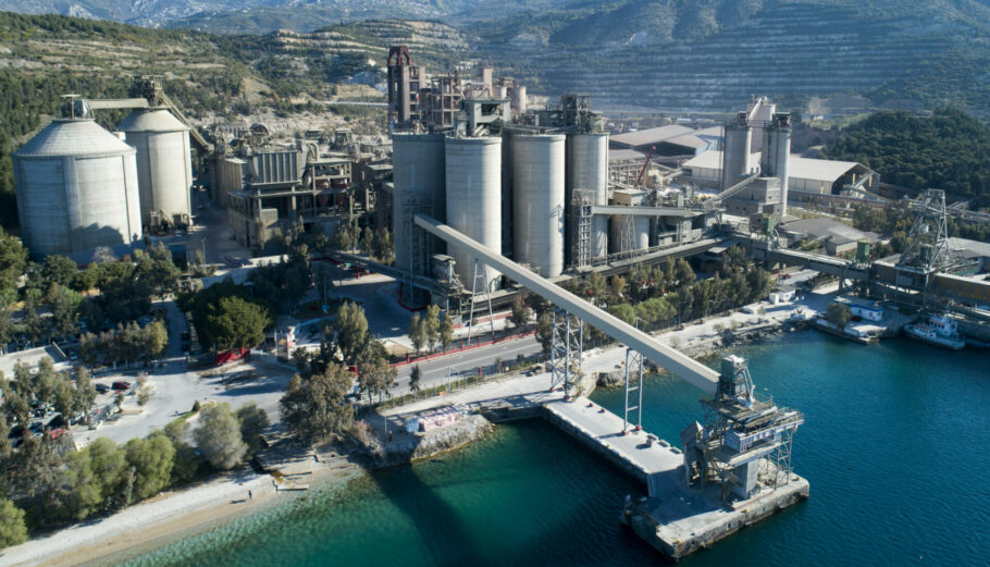 Το εργοστάσιο του Ομίλου Ηρακλής στην Αγριά Βόλου © ΔΤ