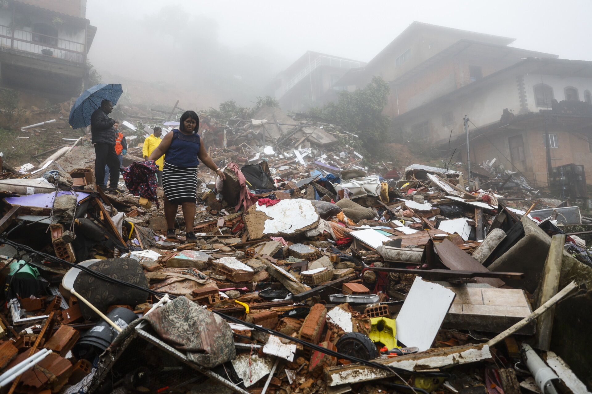 Καταστροφές στη Βραζιλία λόγω έντονων βροχοπτώσεων © EPA/Antonio Lacerda