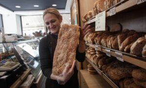 Καθαρά Δευτέρα: Έως 5 ευρώ θα φτάσει φέτος η τιμή της λαγάνας