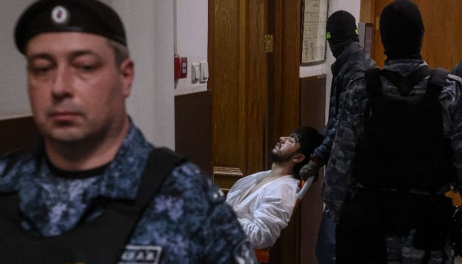 Στο δικαστήριο ένας από τους συλληφθέντες για το μακελειό στη Μόσχα © EPA
