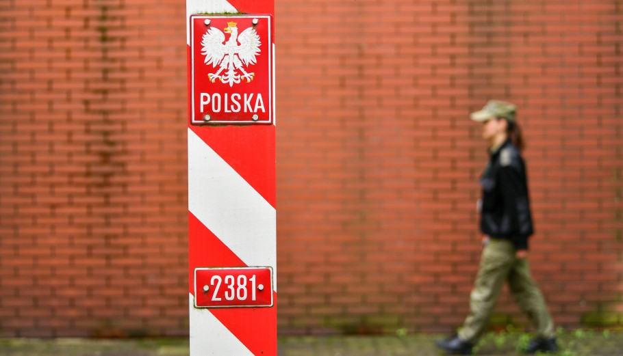 Σύνορα στην Πολωνία © EPA/Adam Warzawa