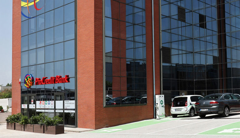 Procki Procredit Ποια είναι η ProCredit Bank και τι θέλει στην Ελλάδα
