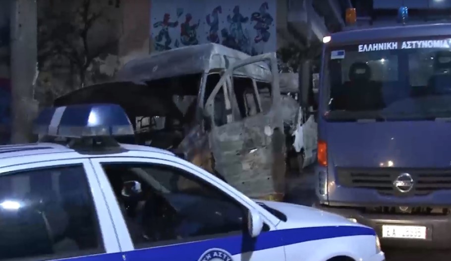 Εμπρησμός στου Ζωγράφου: Κάηκαν λεωφορεία και αυτοκίνητα