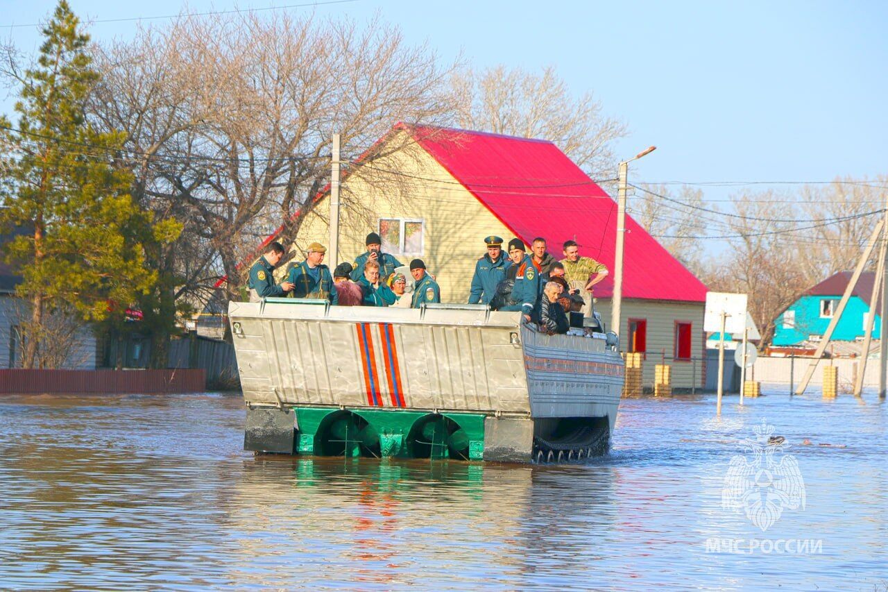 Πλημμύρα στο Ορσκ στη Ρωσία © twitter.com