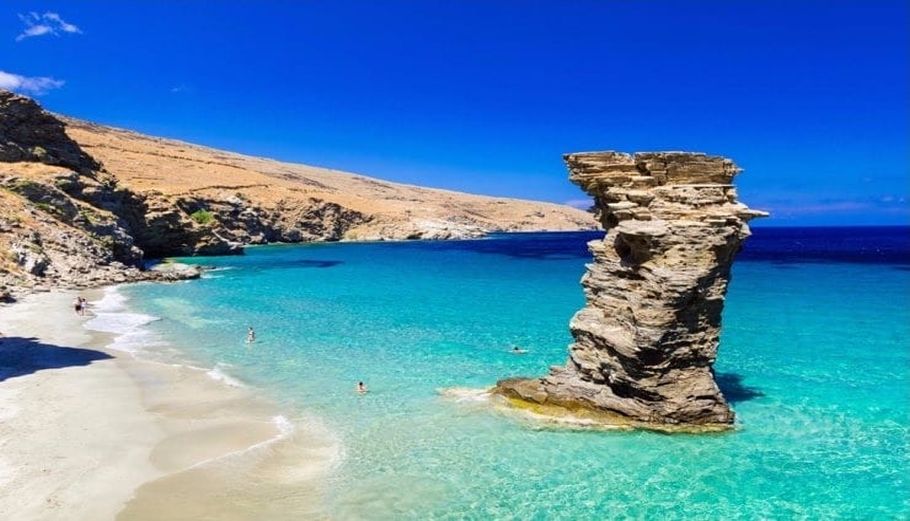 Ανδρος, παραλία «της Γριάς το Πήδημα» © instagram.com/an_dros_greece/
