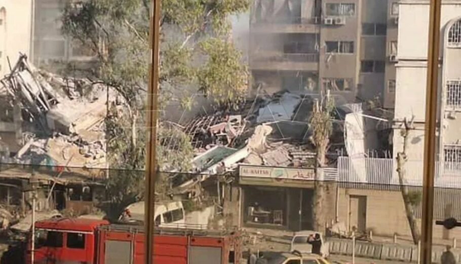 Το χτύπημα στην πρεσβεία του Ιράν στη Συρία © twitter.com/LavrionMining