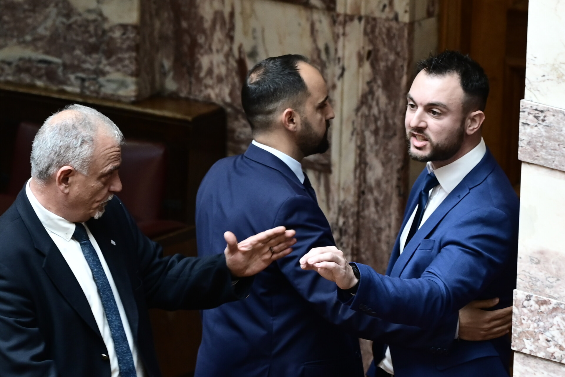 Ποινική δίωξη για κακούργημα στον βουλευτή Κωνσταντίνο Φλώρο