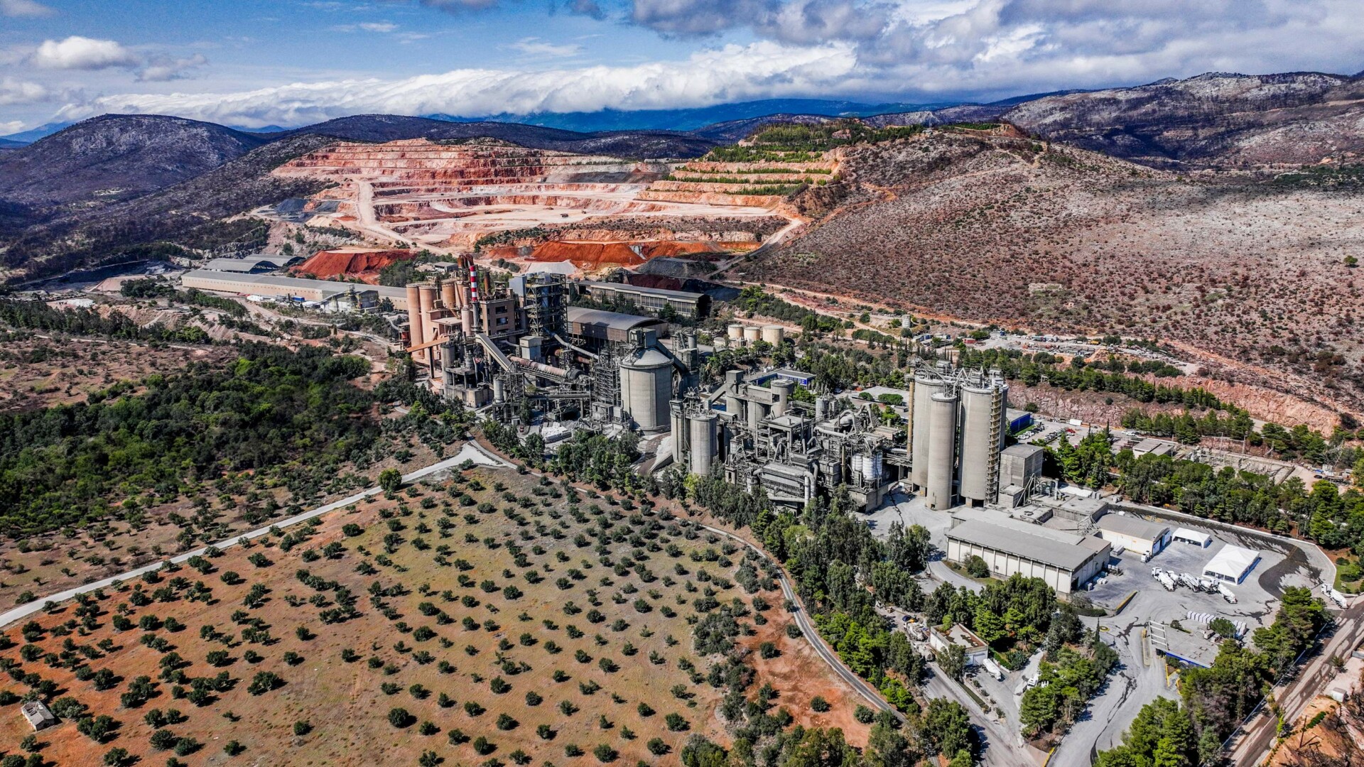 Το εργοστάσιο του Ομίλου ΤΙΤΑΝ στο Καμάρι © ΤΙΤΑΝ