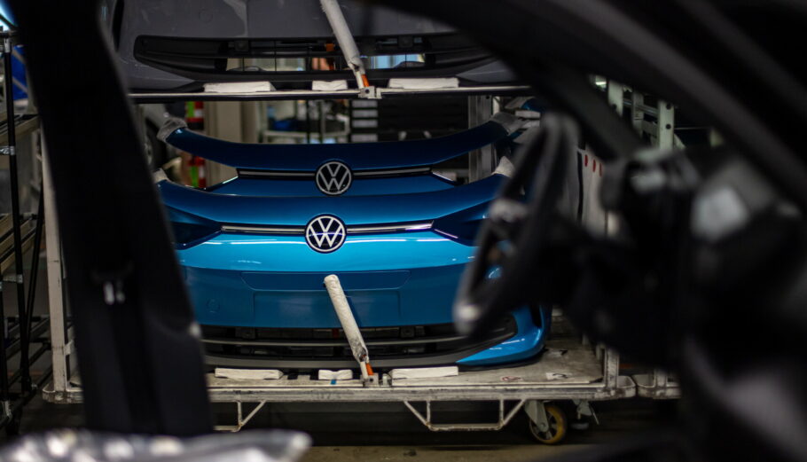 Από το εργοστάσιο της Volkswagen στο Zwickau © EPA/MARTIN DIVISEK