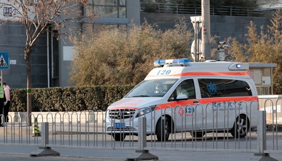 Κίνα: Σχολικό έπεσε πάνω σε πλήθος, 11 νεκροί