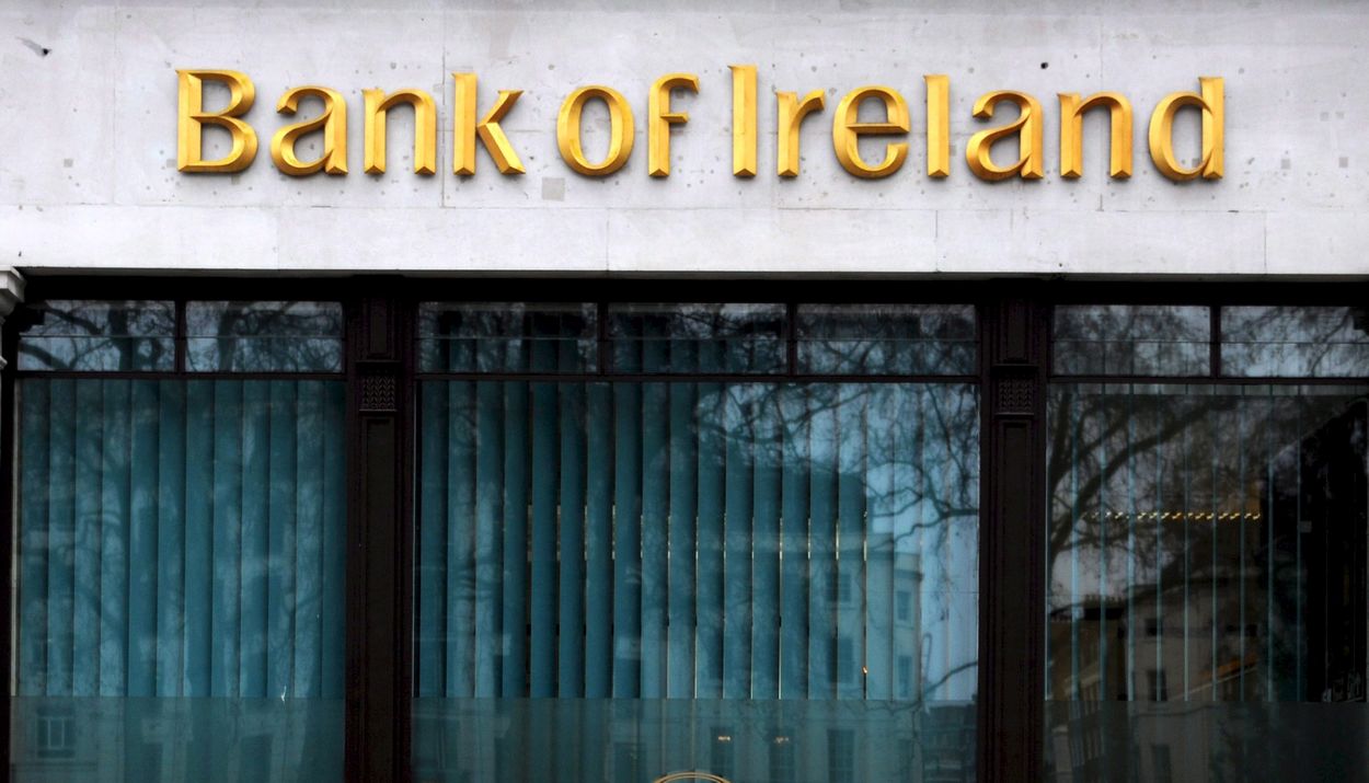 Bank of Ireland: Σταματά τα επιχειρηματικά δάνεια στη Βρετανία