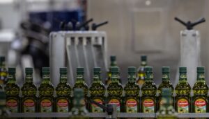 Ψήνεται μεγάλο ιταλο-ισπανικό ντιλ στην αγορά ελαιολάδου
