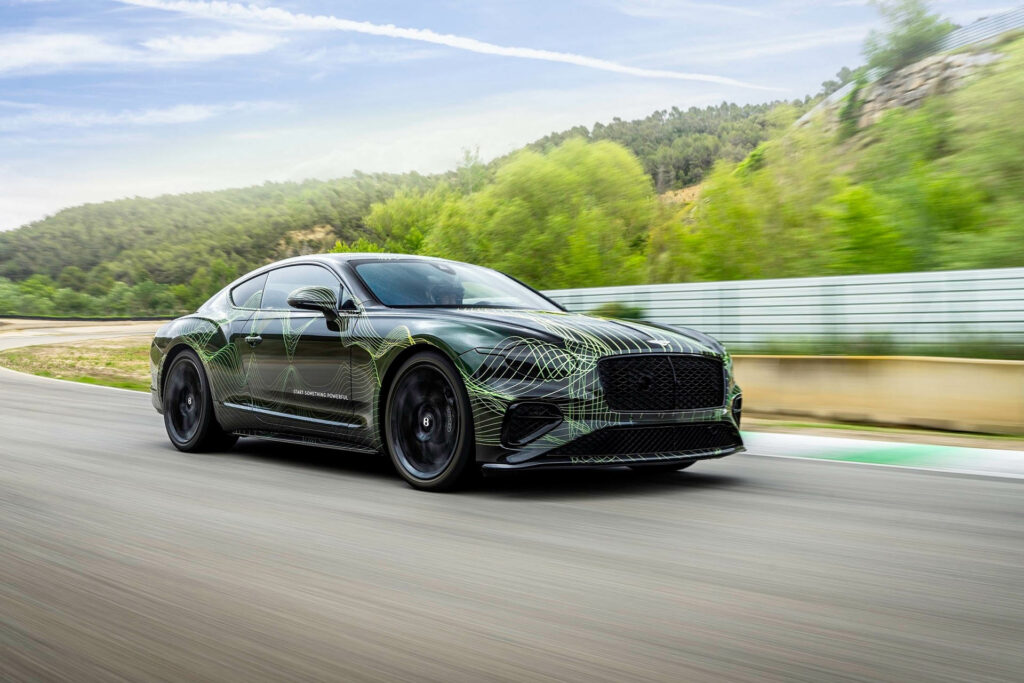 Αποκαλυπτήρια τον Ιούνιο για τη νέα Bentley Continental GT