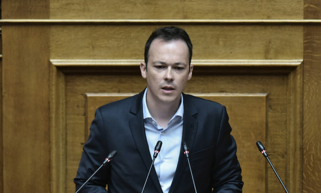 Ζαμπάρας: To θέατρο του παραλόγου από το ΥΠΕΝ για τα μεταλλεία Κίρκης