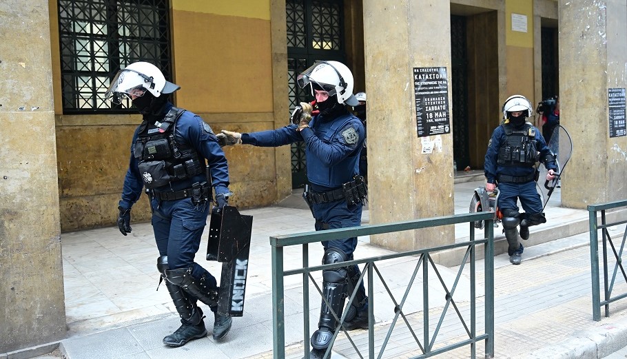 Μεγάλη επιχείρηση της ΕΛΑΣ στη Νομική, 7 προσαγωγές