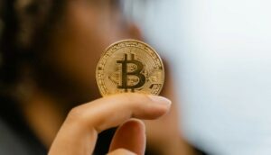 Cryptos: Φόρος 10% στις υπεραξίες – Τι γίνεται με τα κέρδη των προηγούμενων ετών