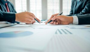 Ακριβότερα και λιγότερα τα δάνεια για τις επιχειρήσεις στην Ελλάδα από την Ευρώπη